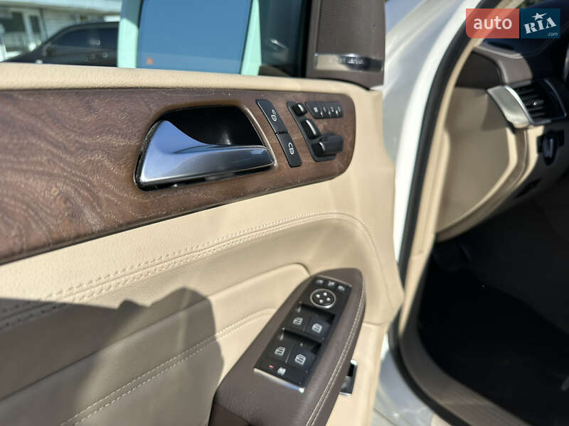 Позашляховик / Кросовер Mercedes-Benz M-Class 2015 в Києві