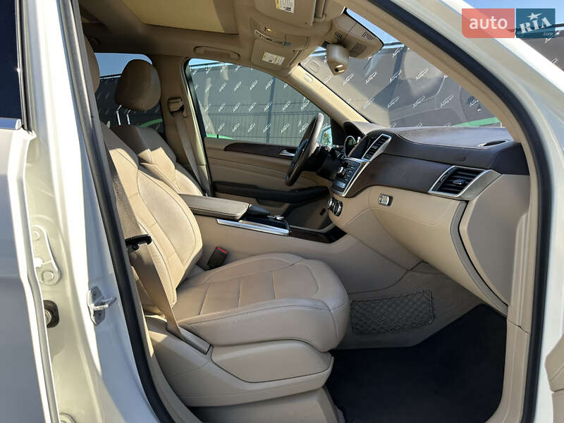 Позашляховик / Кросовер Mercedes-Benz M-Class 2015 в Києві