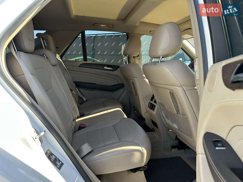 Позашляховик / Кросовер Mercedes-Benz M-Class 2015 в Києві