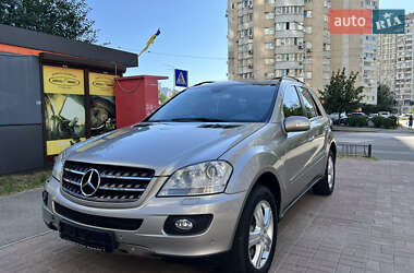 Внедорожник / Кроссовер Mercedes-Benz M-Class 2006 в 