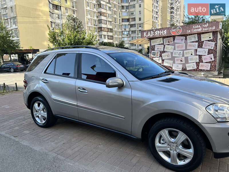 Внедорожник / Кроссовер Mercedes-Benz M-Class 2006 в Киеве