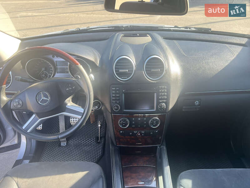 Внедорожник / Кроссовер Mercedes-Benz M-Class 2009 в Одессе