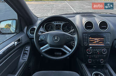 Внедорожник / Кроссовер Mercedes-Benz M-Class 2010 в 