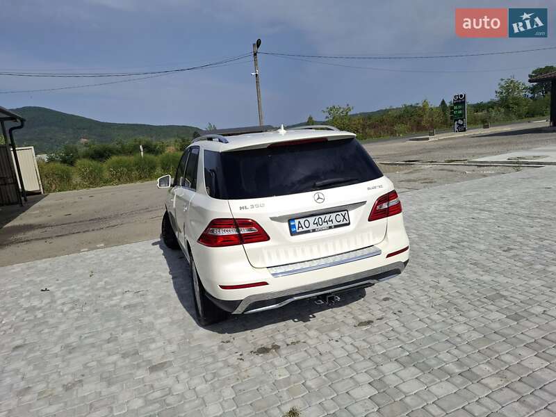 Внедорожник / Кроссовер Mercedes-Benz M-Class 2011 в Виноградове