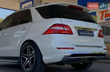 Внедорожник / Кроссовер Mercedes-Benz M-Class 2012 в 