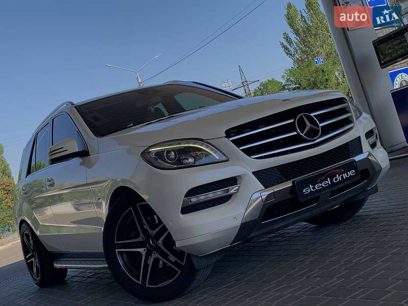 Внедорожник / Кроссовер Mercedes-Benz M-Class 2012 в 