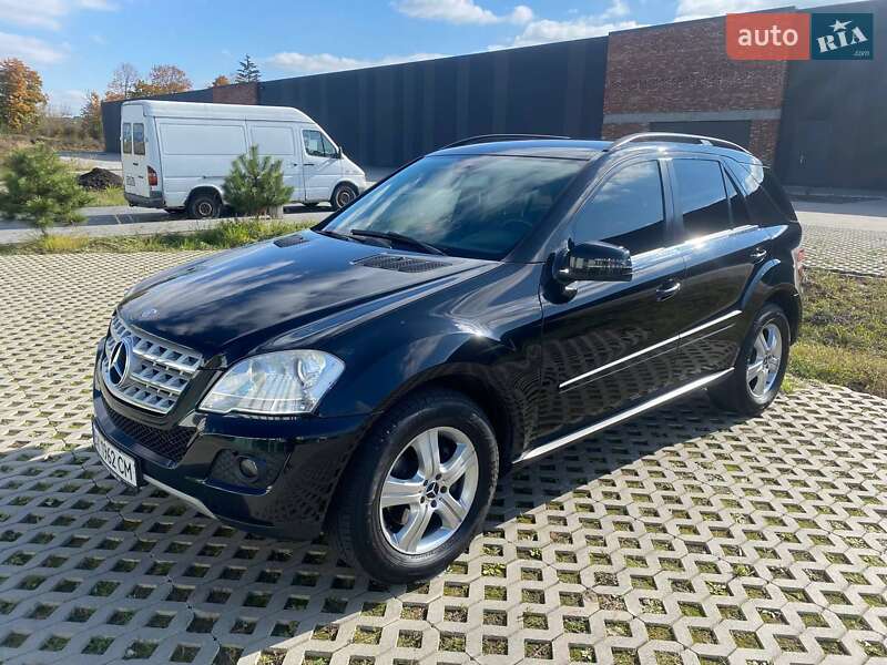 Позашляховик / Кросовер Mercedes-Benz M-Class 2010 в Хмельницькому