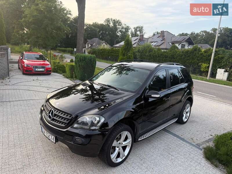 Внедорожник / Кроссовер Mercedes-Benz M-Class 1997 в 