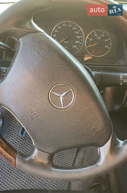 Внедорожник / Кроссовер Mercedes-Benz M-Class 2001 в 