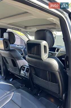 Внедорожник / Кроссовер Mercedes-Benz M-Class 2015 в 