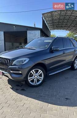 Внедорожник / Кроссовер Mercedes-Benz M-Class 2015 в 