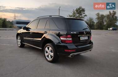 Внедорожник / Кроссовер Mercedes-Benz M-Class 2009 в 