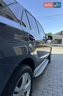 Внедорожник / Кроссовер Mercedes-Benz M-Class 2011 в 