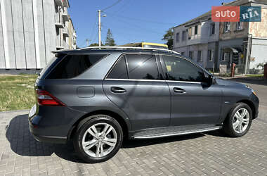 Внедорожник / Кроссовер Mercedes-Benz M-Class 2011 в 