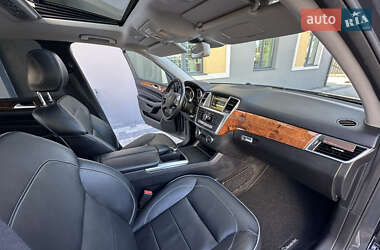 Внедорожник / Кроссовер Mercedes-Benz M-Class 2011 в 