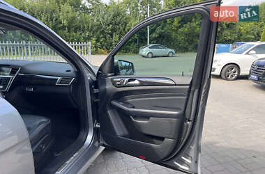 Внедорожник / Кроссовер Mercedes-Benz M-Class 2011 в 