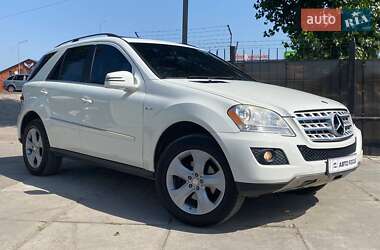 Mercedes-Benz M-Class 2011 Mercedes-Benz M-Class 2011