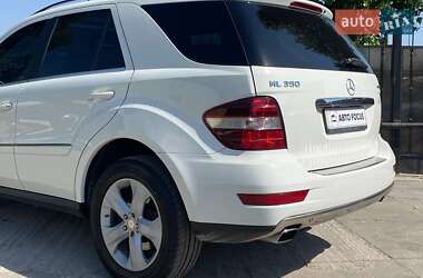 Внедорожник / Кроссовер Mercedes-Benz M-Class 2011 в 
