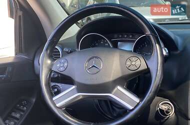 Внедорожник / Кроссовер Mercedes-Benz M-Class 2011 в 