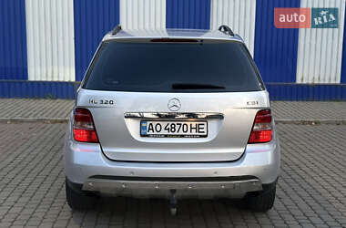 Внедорожник / Кроссовер Mercedes-Benz M-Class 2005 в 