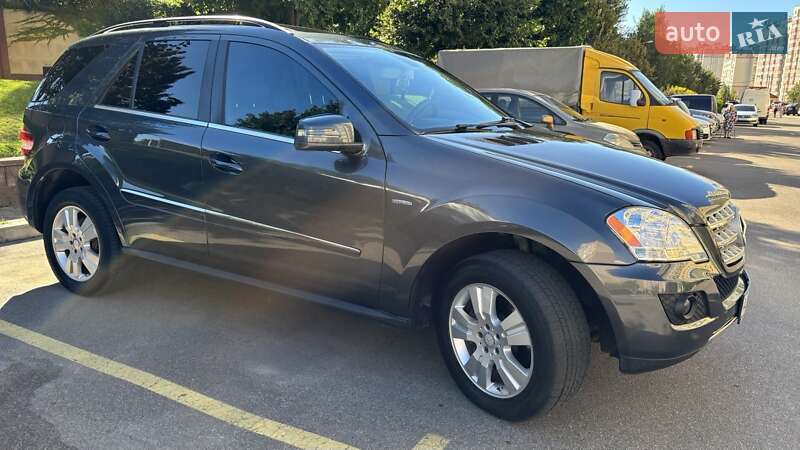 Mercedes-Benz M-Class 2011