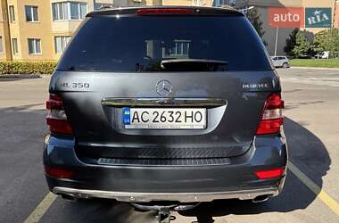 Позашляховик / Кросовер Mercedes-Benz M-Class 2011 в 