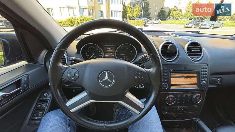 Внедорожник / Кроссовер Mercedes-Benz M-Class 2011 в Киеве