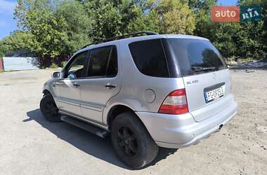 Позашляховик / Кросовер Mercedes-Benz M-Class 2003 в 