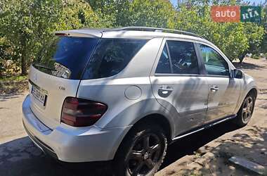 Внедорожник / Кроссовер Mercedes-Benz M-Class 2006 в 