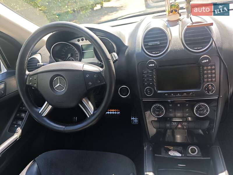 Внедорожник / Кроссовер Mercedes-Benz M-Class 2006 в Николаеве