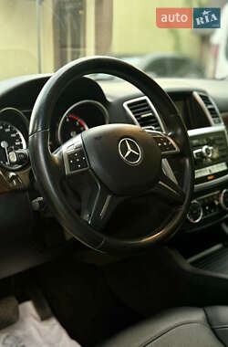 Внедорожник / Кроссовер Mercedes-Benz M-Class 2013 в 
