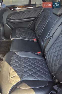 Позашляховик / Кросовер Mercedes-Benz M-Class 2011 в 