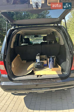 Внедорожник / Кроссовер Mercedes-Benz M-Class 2005 в 