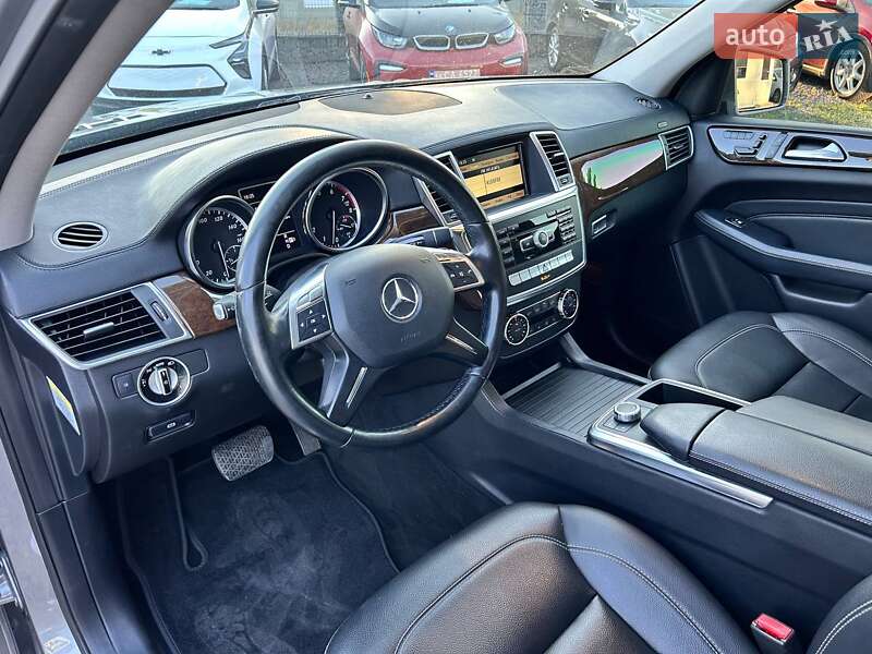 Позашляховик / Кросовер Mercedes-Benz M-Class 2011 в Одесі