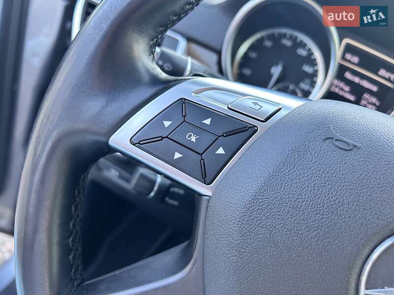 Позашляховик / Кросовер Mercedes-Benz M-Class 2011 в Одесі