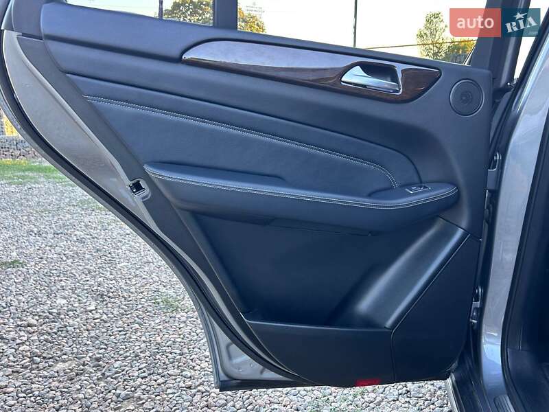 Позашляховик / Кросовер Mercedes-Benz M-Class 2011 в Одесі