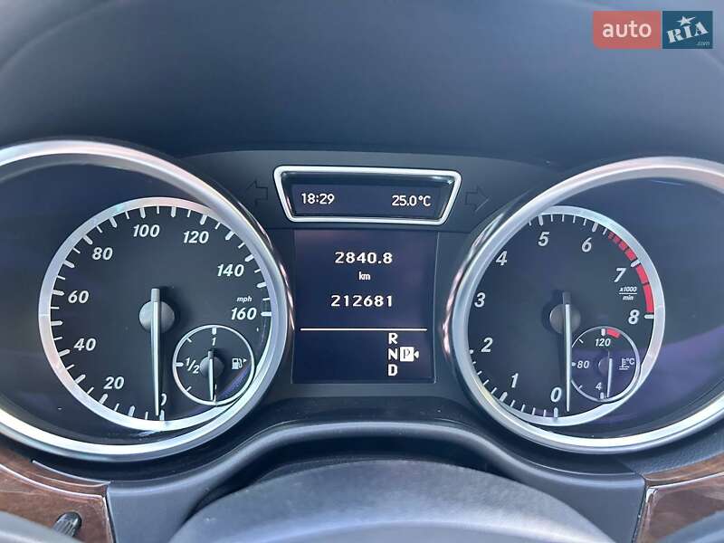 Позашляховик / Кросовер Mercedes-Benz M-Class 2011 в Одесі