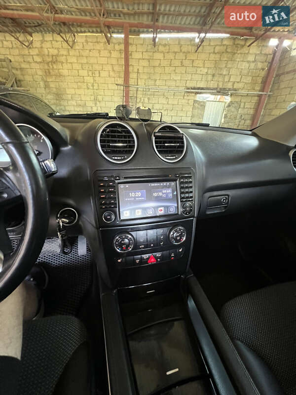 Внедорожник / Кроссовер Mercedes-Benz M-Class 2006 в Могилев-Подольске