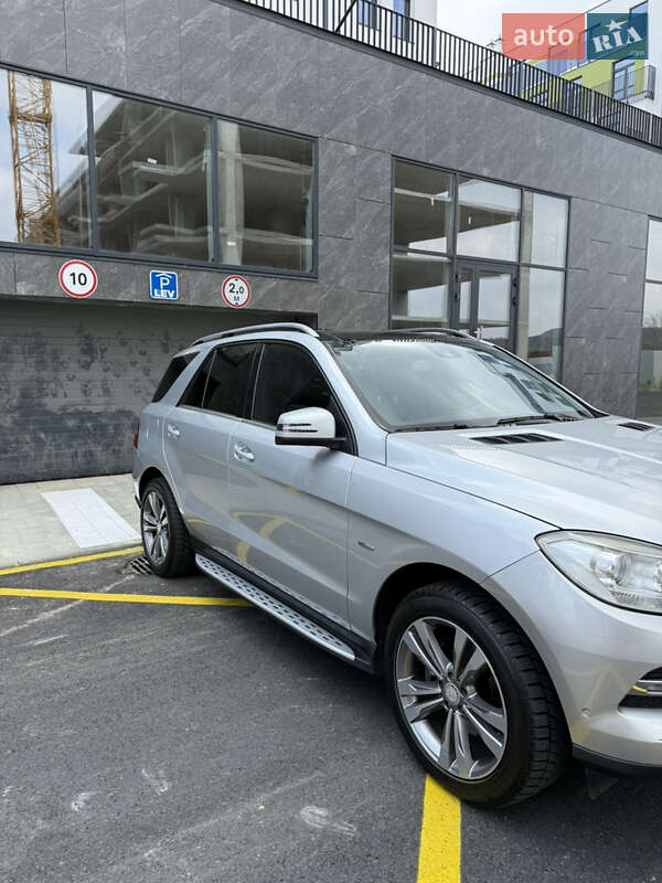 Внедорожник / Кроссовер Mercedes-Benz M-Class 2011 в Львове