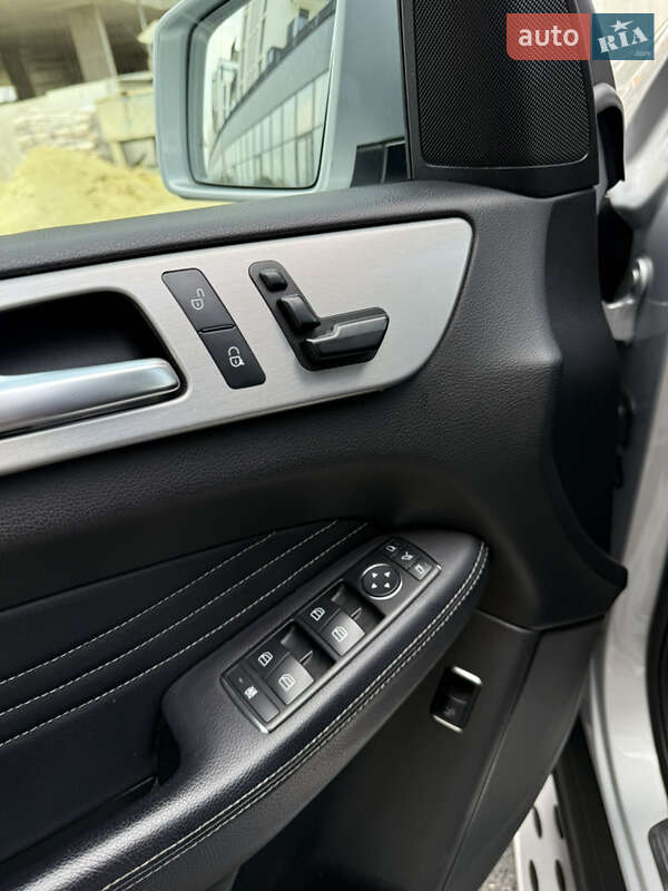 Внедорожник / Кроссовер Mercedes-Benz M-Class 2011 в Львове