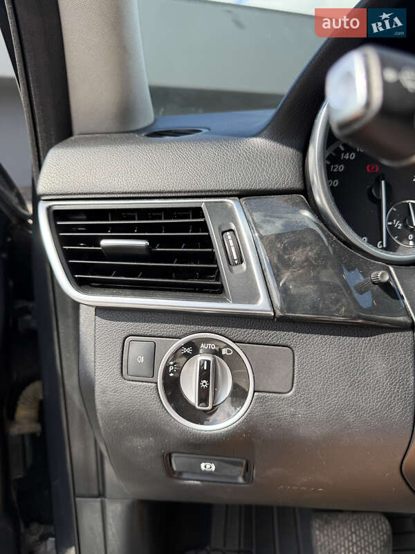 Внедорожник / Кроссовер Mercedes-Benz M-Class 2012 в Киеве