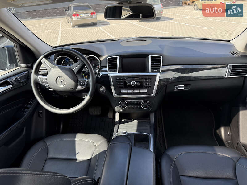 Внедорожник / Кроссовер Mercedes-Benz M-Class 2012 в Киеве