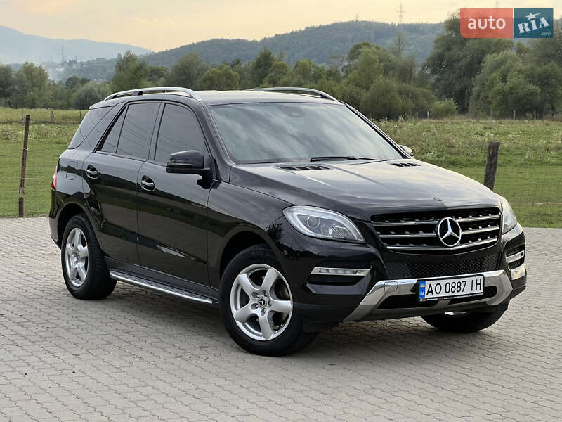 Внедорожник / Кроссовер Mercedes-Benz M-Class 2012 в Сваляве