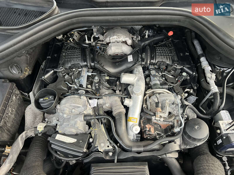 Внедорожник / Кроссовер Mercedes-Benz M-Class 2012 в Сваляве