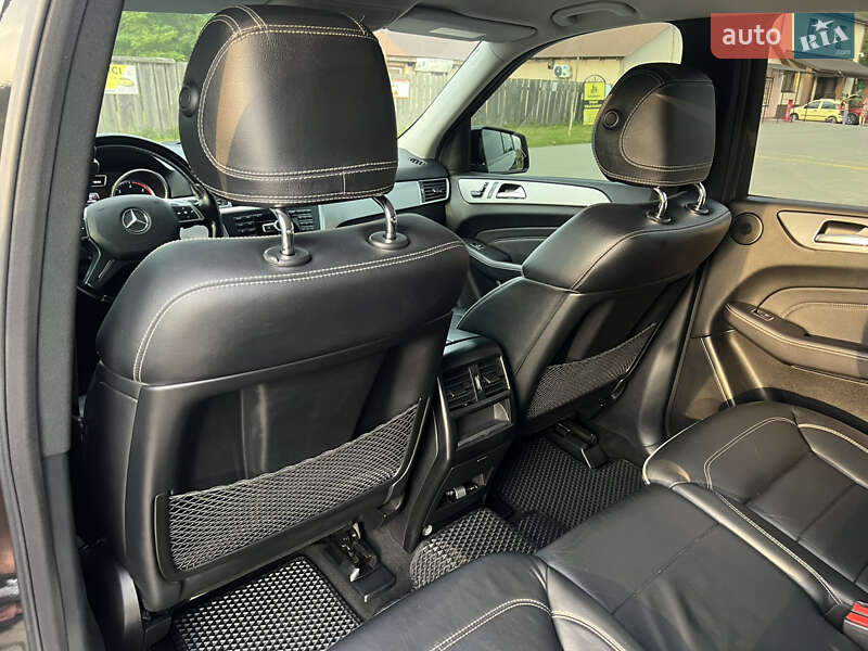 Внедорожник / Кроссовер Mercedes-Benz M-Class 2012 в Сваляве