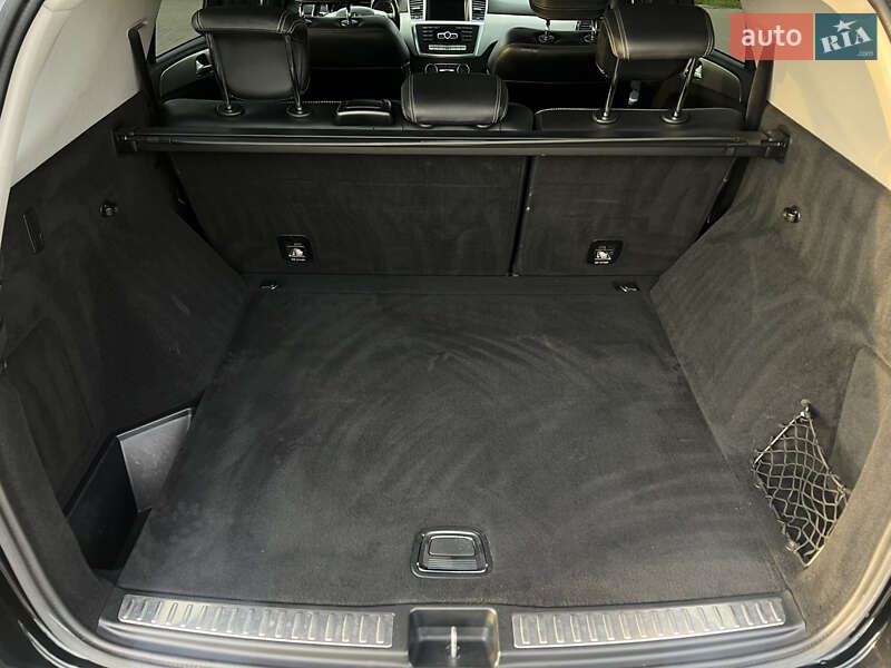Внедорожник / Кроссовер Mercedes-Benz M-Class 2012 в Сваляве