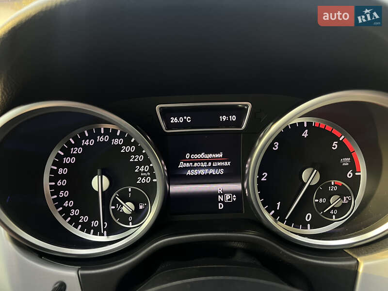 Внедорожник / Кроссовер Mercedes-Benz M-Class 2012 в Сваляве