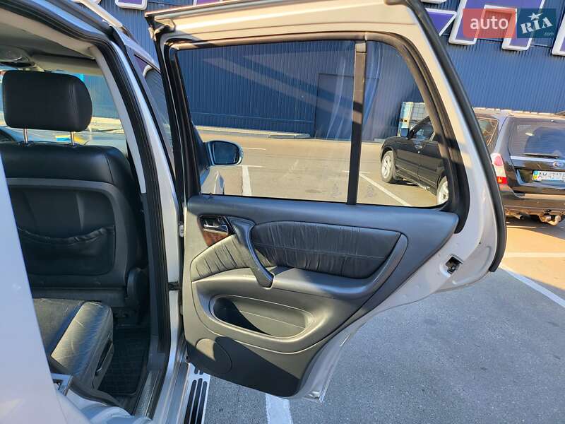 Позашляховик / Кросовер Mercedes-Benz M-Class 2004 в Києві