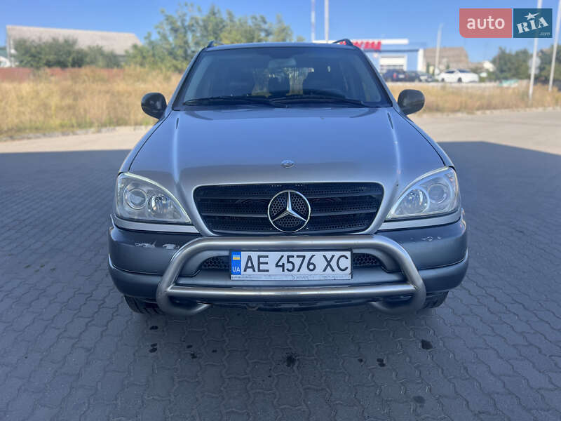 Mercedes-Benz M-Class 2001