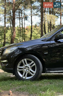 Позашляховик / Кросовер Mercedes-Benz M-Class 2012 в 